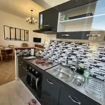 Les Roitelets Paris - T2 - Thème Parisien - Entièrement Neuf - Classé 2 étoiles - Proche Centre-ville&thermes - Ménage Et Linge De Maison Inclus La Bourboule