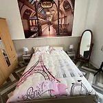 Appartamento Les Roitelets Paris - T2 - Thème Parisien - Entièrement Neuf - Classé 2 étoiles - Proche Centre-ville&thermes - Ménage Et Linge De Maison Inclus