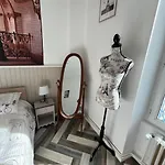 Les Roitelets Paris - T2 - Thème Parisien - Entièrement Neuf - Classé 2 étoiles - Proche Centre-ville&thermes - Ménage Et Linge De Maison Inclus Appartamento *