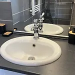 Appartamento Les Roitelets Paris - T2 - Thème Parisien - Entièrement Neuf - Classé 2 étoiles - Proche Centre-ville&thermes - Ménage Et Linge De Maison Inclus *